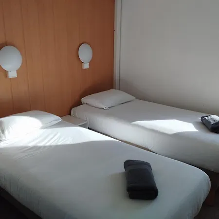 Fasthotel Clermont-ferrand Hotel *